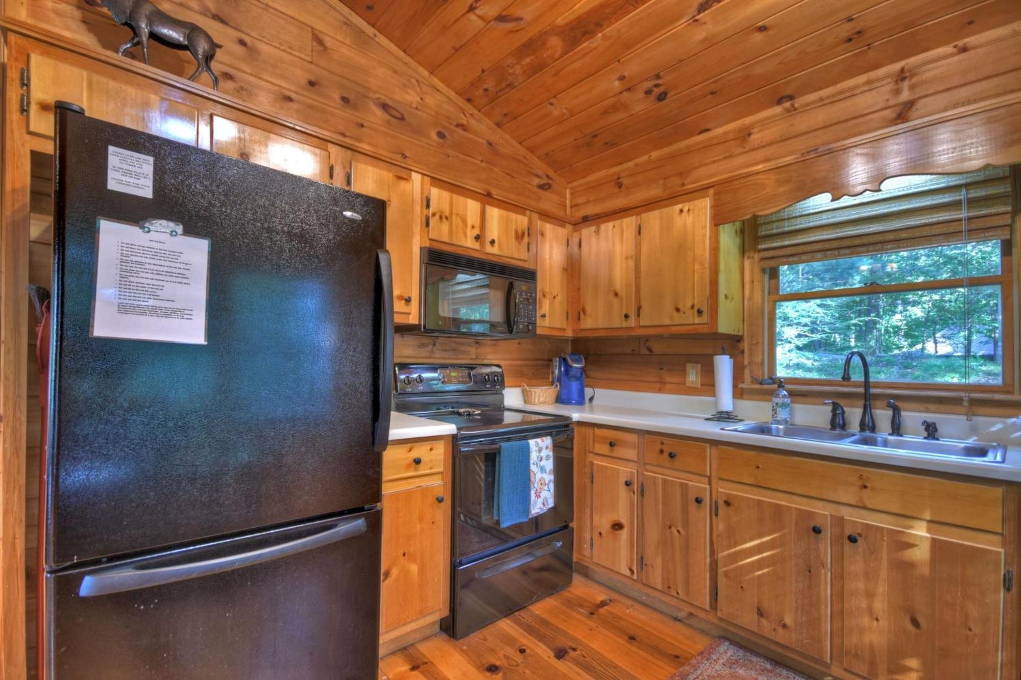 Bearfoot Ridge Wood-Burning Fireplace Cozy Hot Tub Serene Views 엘리제이 외부 사진