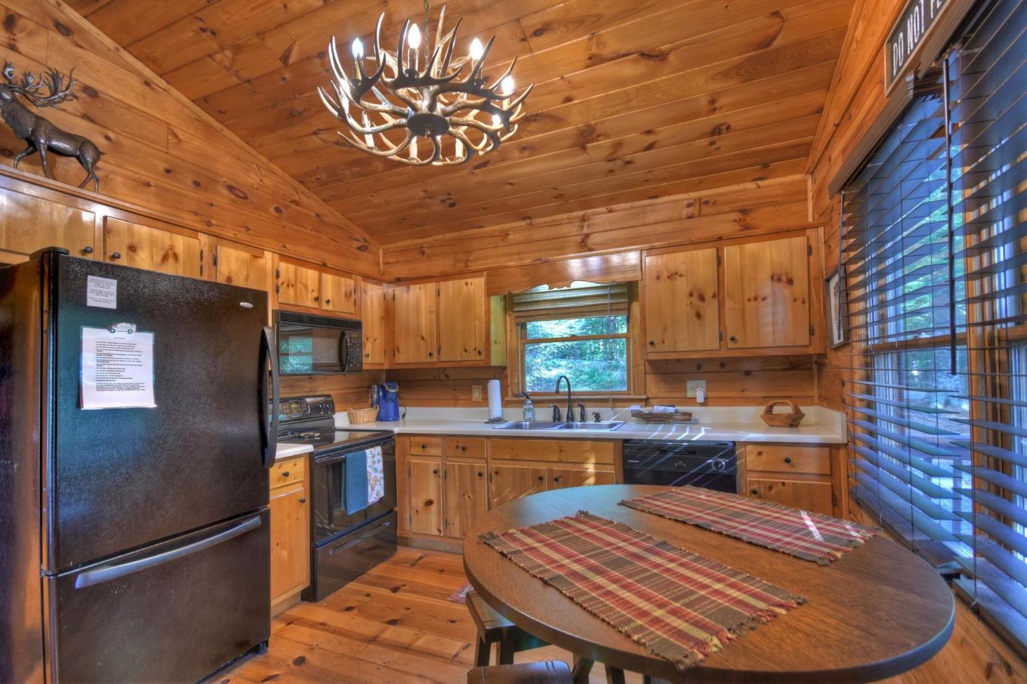Bearfoot Ridge Wood-Burning Fireplace Cozy Hot Tub Serene Views 엘리제이 외부 사진
