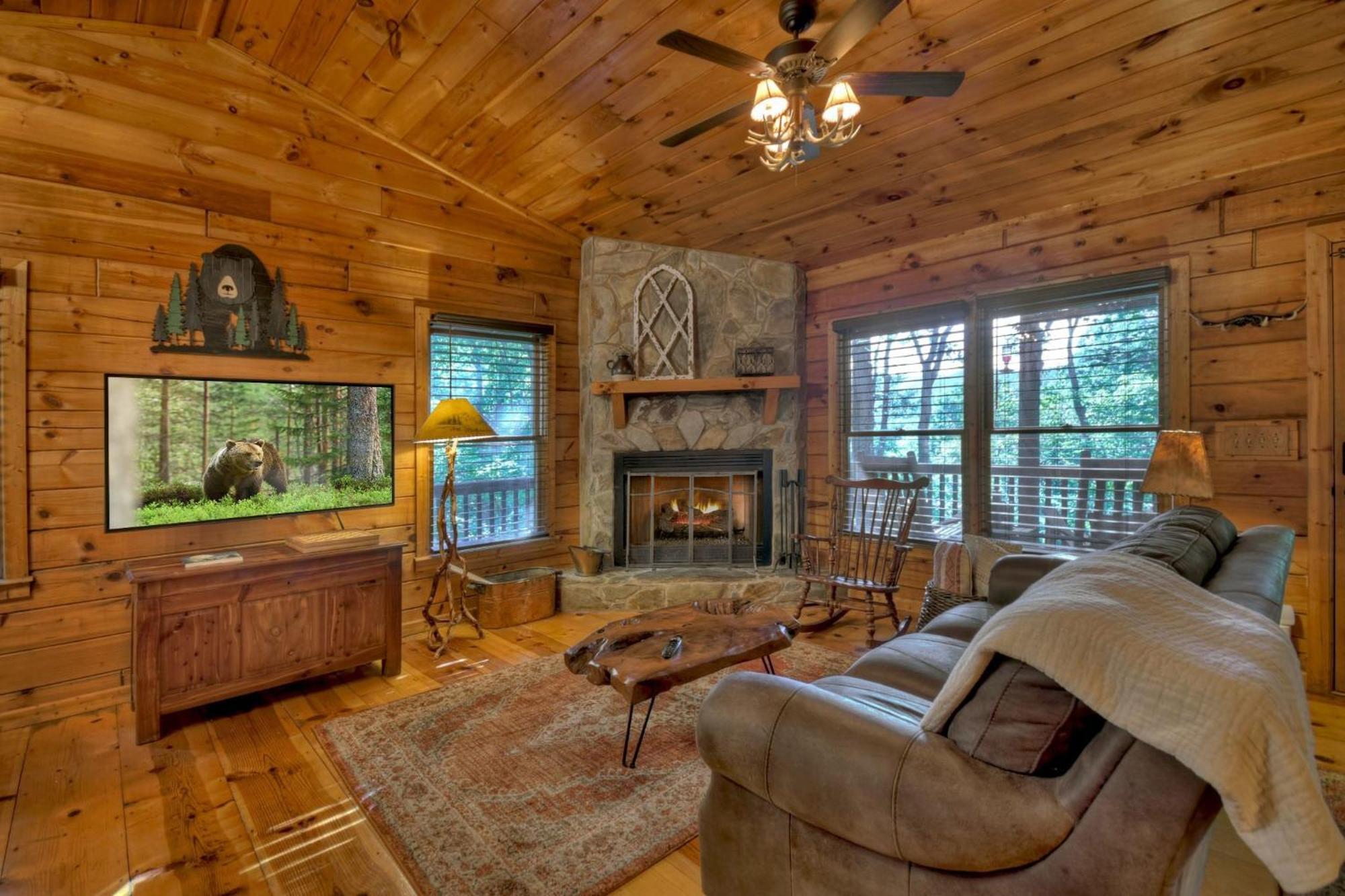 Bearfoot Ridge Wood-Burning Fireplace Cozy Hot Tub Serene Views 엘리제이 외부 사진